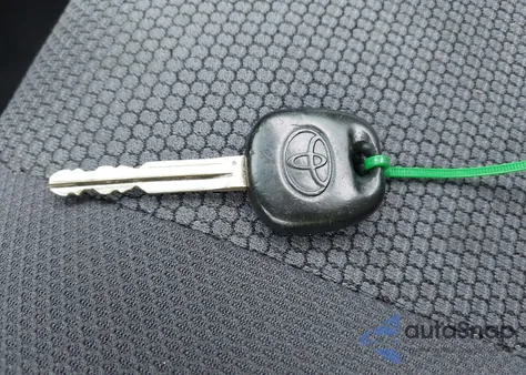 2005 Toyota Matrix Xr from USA, damaged, VIN 2T1KR32E45C477181